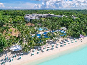 Henann Resort Alona Beach in Panglao Island, image may contain: Hotel, Resort, Sea, Outdoors