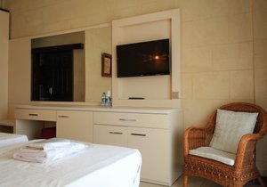 Room & Suite