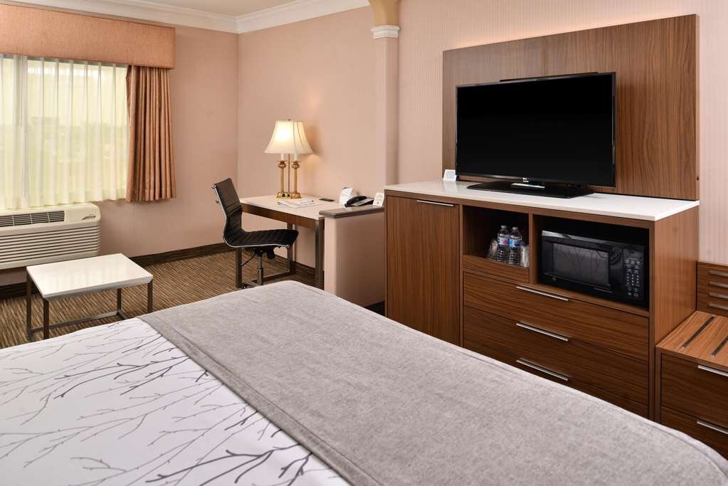 Hotel photo 32 of Best Western Plus Suites Hotel - Los Angeles LAX Airport.