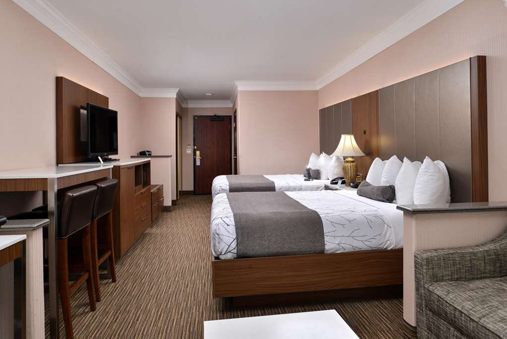 Hotel photo 40 of Best Western Plus Suites Hotel - Los Angeles LAX Airport.