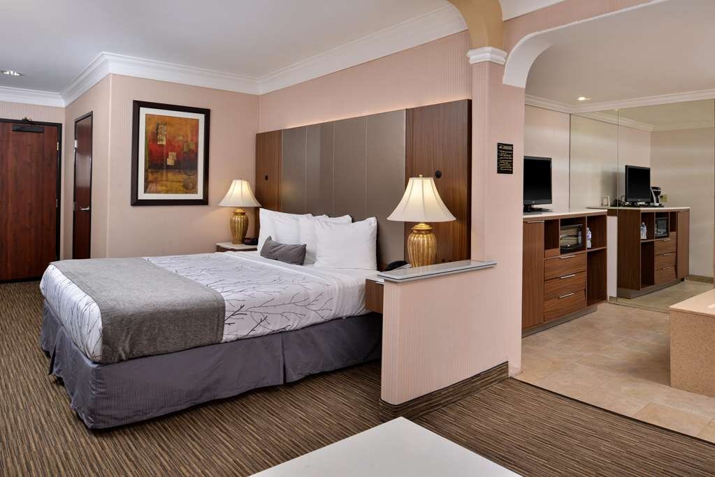 Hotel photo 35 of Best Western Plus Suites Hotel - Los Angeles LAX Airport.