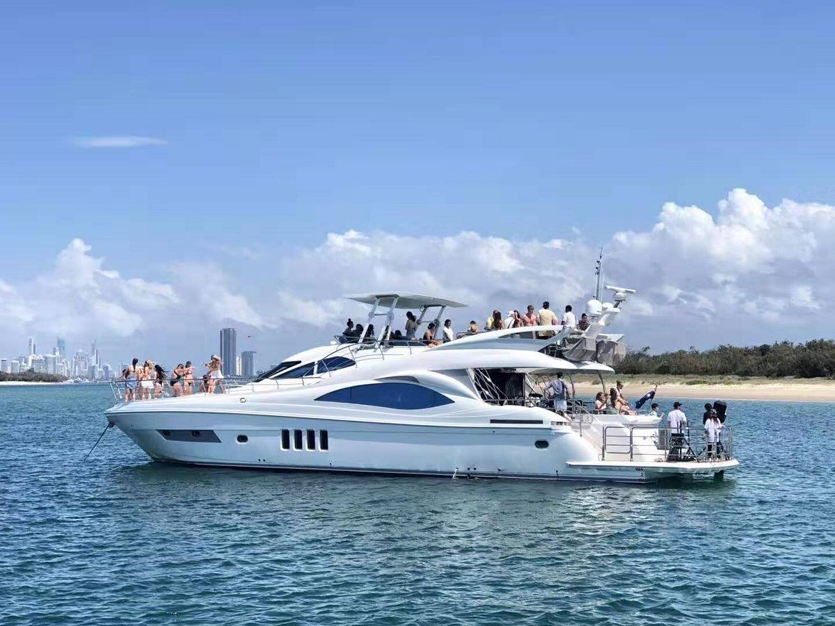 yacht charter gold coast