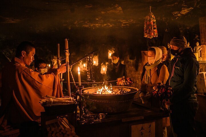 Buddhist (Gomataki) Fire Ritual in a 1300 Year-Old Cave (Even
