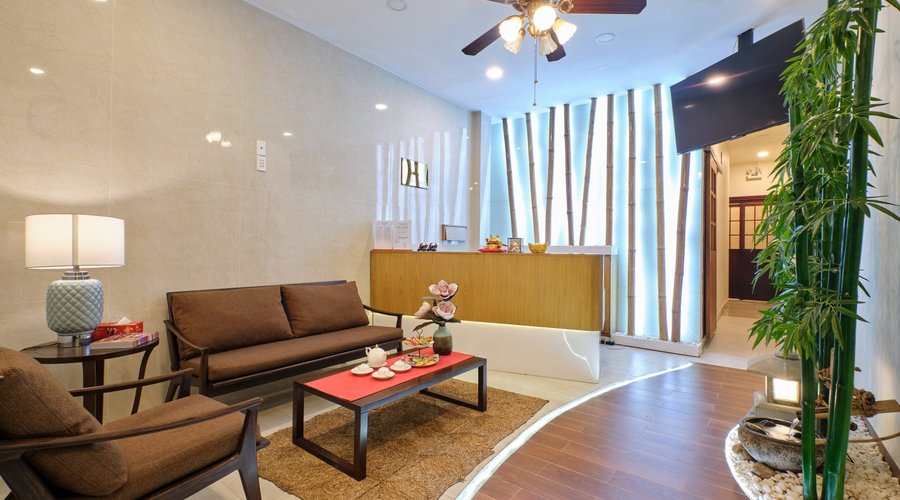 Quầy Lễ Tân, Sảnh chờ