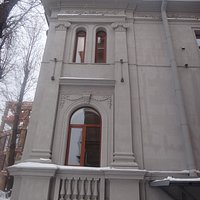 Здание библиотеки Н. Я. и Ф. Я. Колобовых