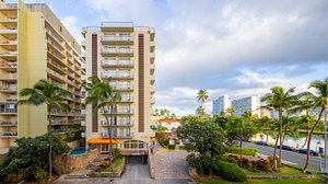 Coconut Waikiki Hotel in Oahu, image may contain: City, Condo, Urban, Neighborhood
