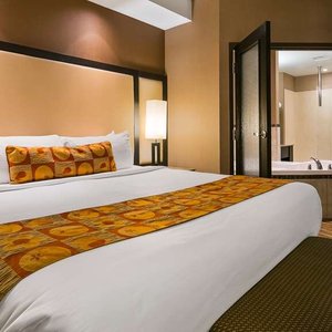 Best Western Premier Freeport Inn Calgary Airport, hotel in Calgary