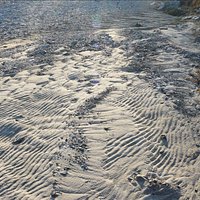 l'alveo invernale in secca, percorribile a piedi