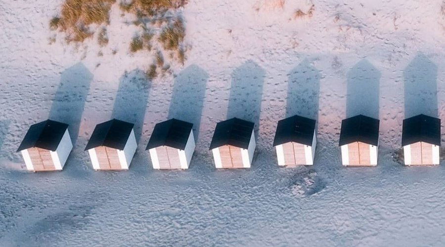 Strandhuisjes Strandpaviljoen paal19 van boven 