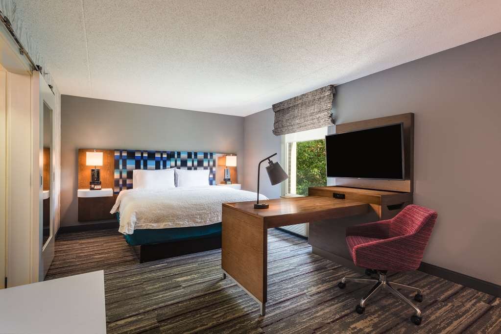 Hotel photo 43 of Hampton Inn & Suites Herndon-Reston.