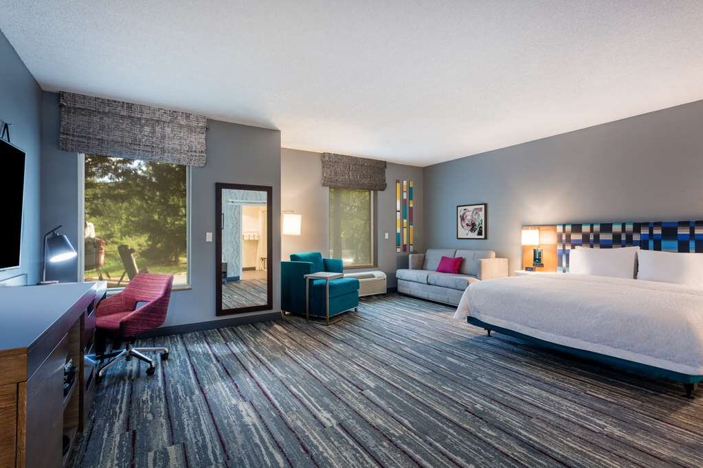 Hotel photo 1 of Hampton Inn & Suites Herndon-Reston.