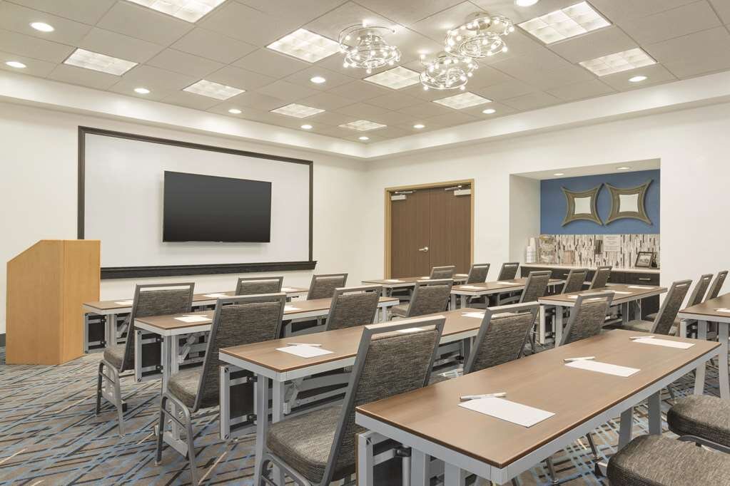 Hotel photo 55 of Hampton Inn & Suites Herndon-Reston.
