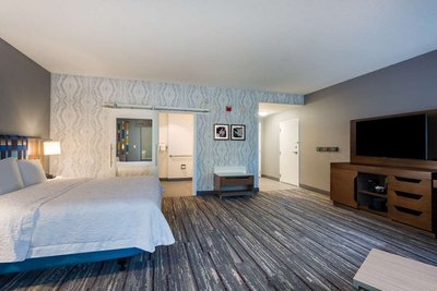 Hotel photo 20 of Hampton Inn & Suites Herndon-Reston.