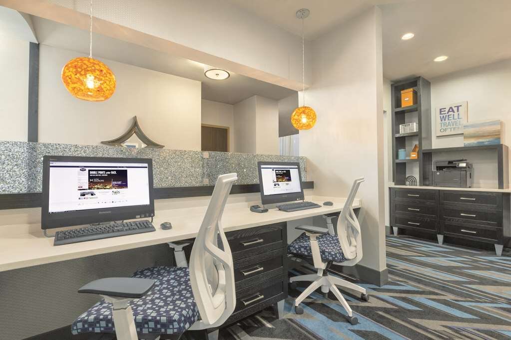 Hotel photo 50 of Hampton Inn & Suites Herndon-Reston.