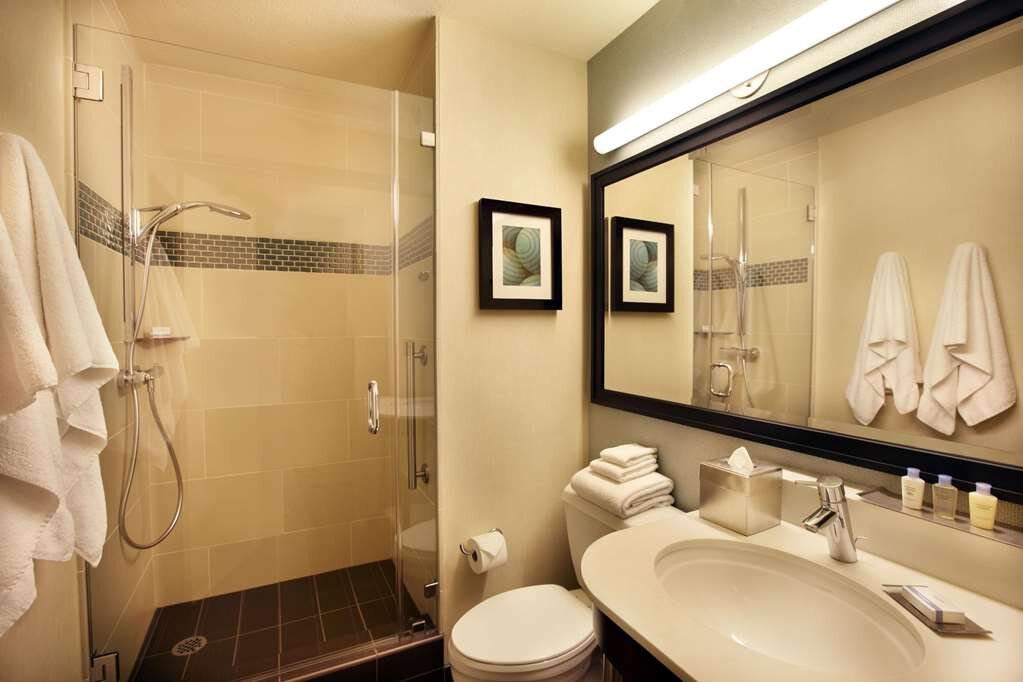 Hotel photo 6 of DoubleTree by Hilton Hotel Alana - Waikiki Beach.
