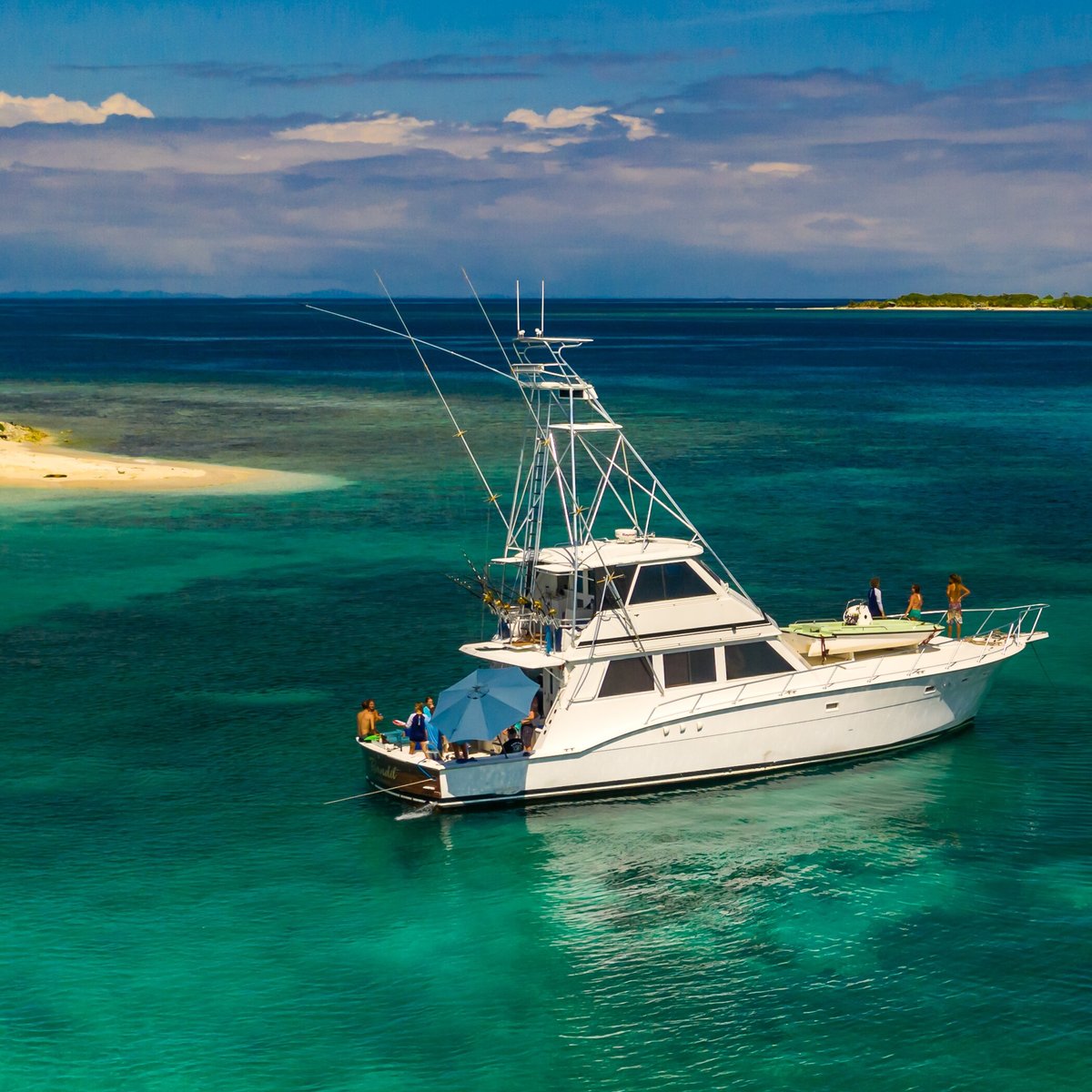 yachts in roatan