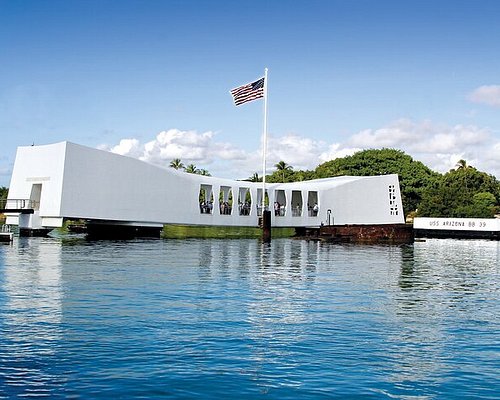 Deluxe Pearl Harbor, USS Arizona Memorial & Honolulu City Tour