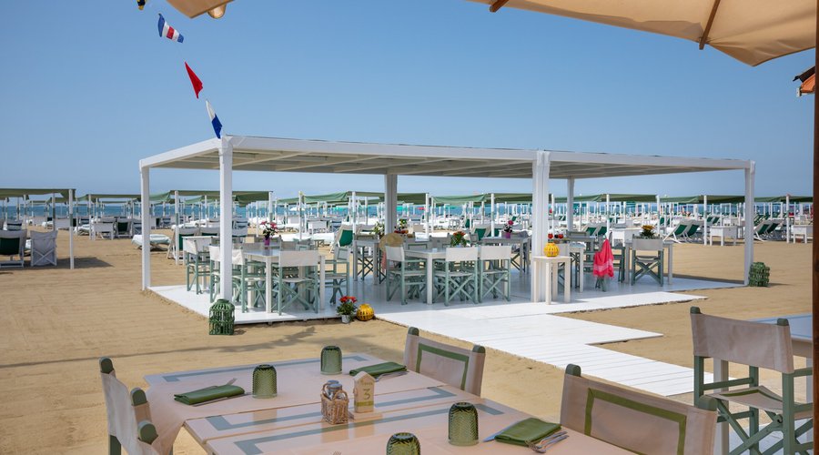 Lounge Restaurant fronte mare