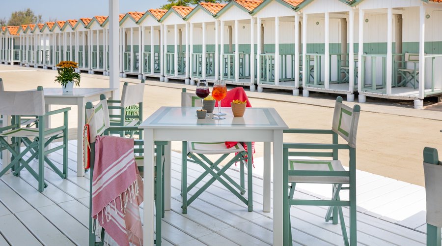 Lounge Restaurant fronte mare 