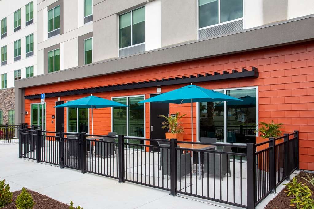 Hotel photo 16 of Hampton Inn & Suites North Port.