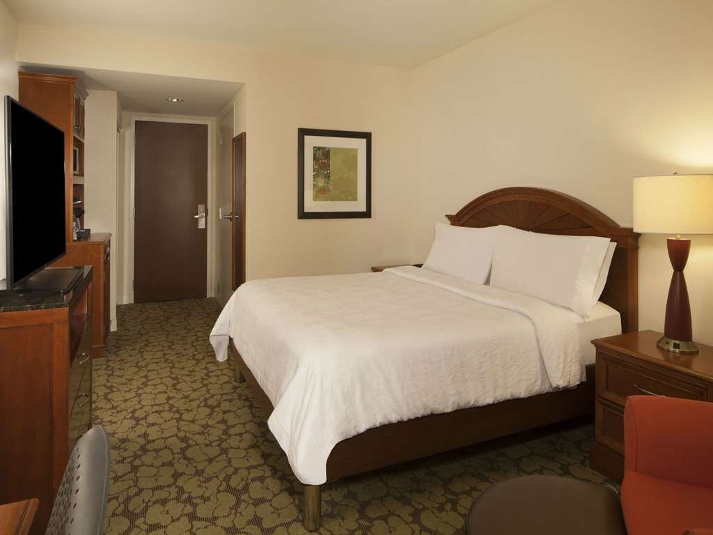 HILTON GARDEN INN VIRGINIA BEACH TOWN CENTER $167 ($̶1̶9̶4̶) - Updated ...