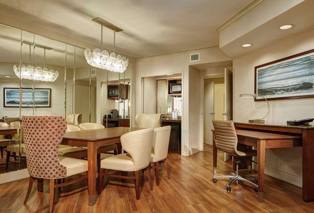 Hotel photo 40 of Embassy Suites by Hilton San Diego La Jolla.