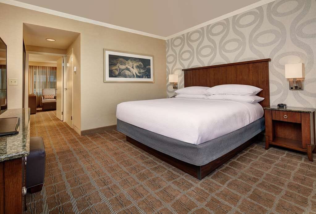 Hotel photo 12 of Embassy Suites by Hilton San Diego La Jolla.