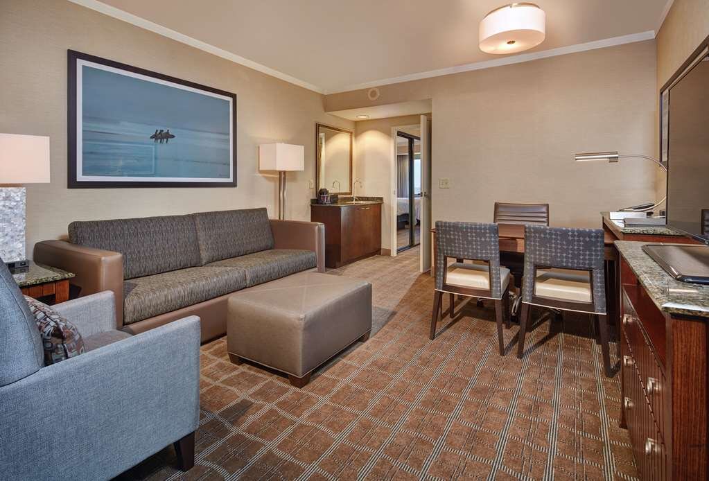 Hotel photo 65 of Embassy Suites by Hilton San Diego La Jolla.