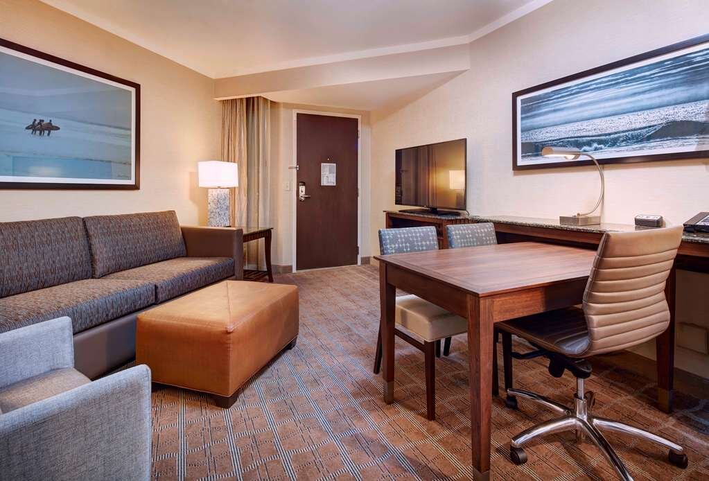 Hotel photo 91 of Embassy Suites by Hilton San Diego La Jolla.