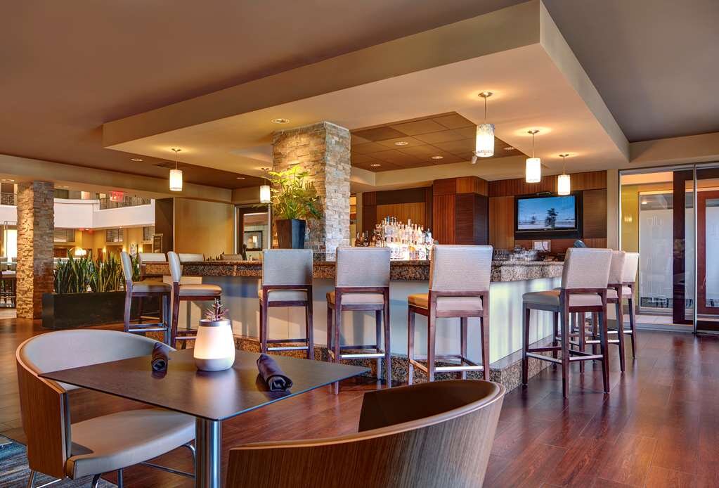 Hotel photo 23 of Embassy Suites by Hilton San Diego La Jolla.