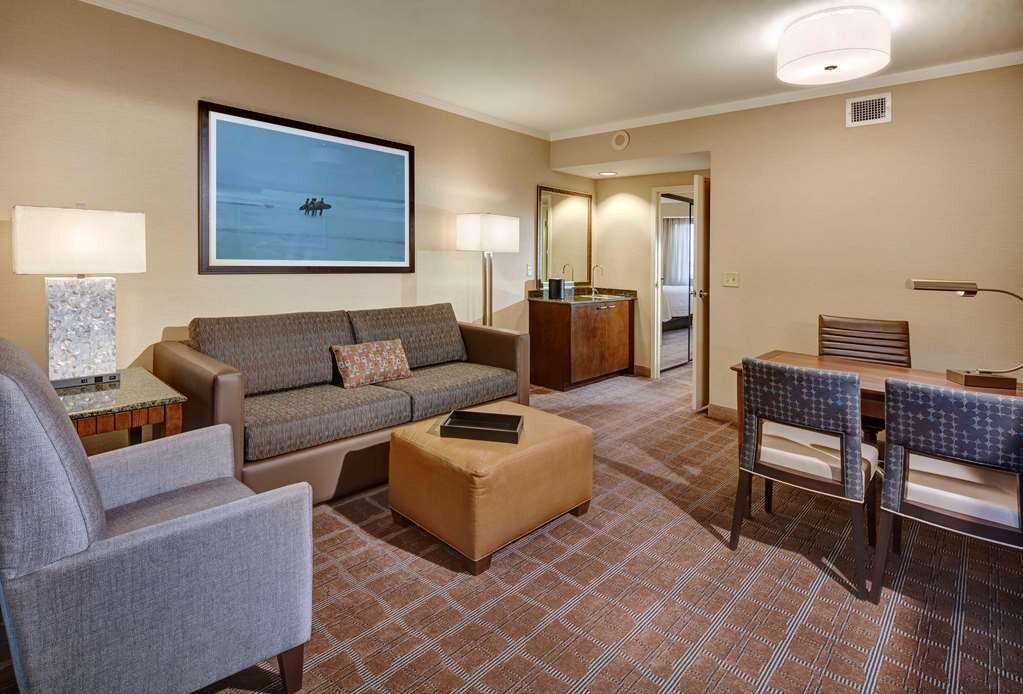 Hotel photo 90 of Embassy Suites by Hilton San Diego La Jolla.