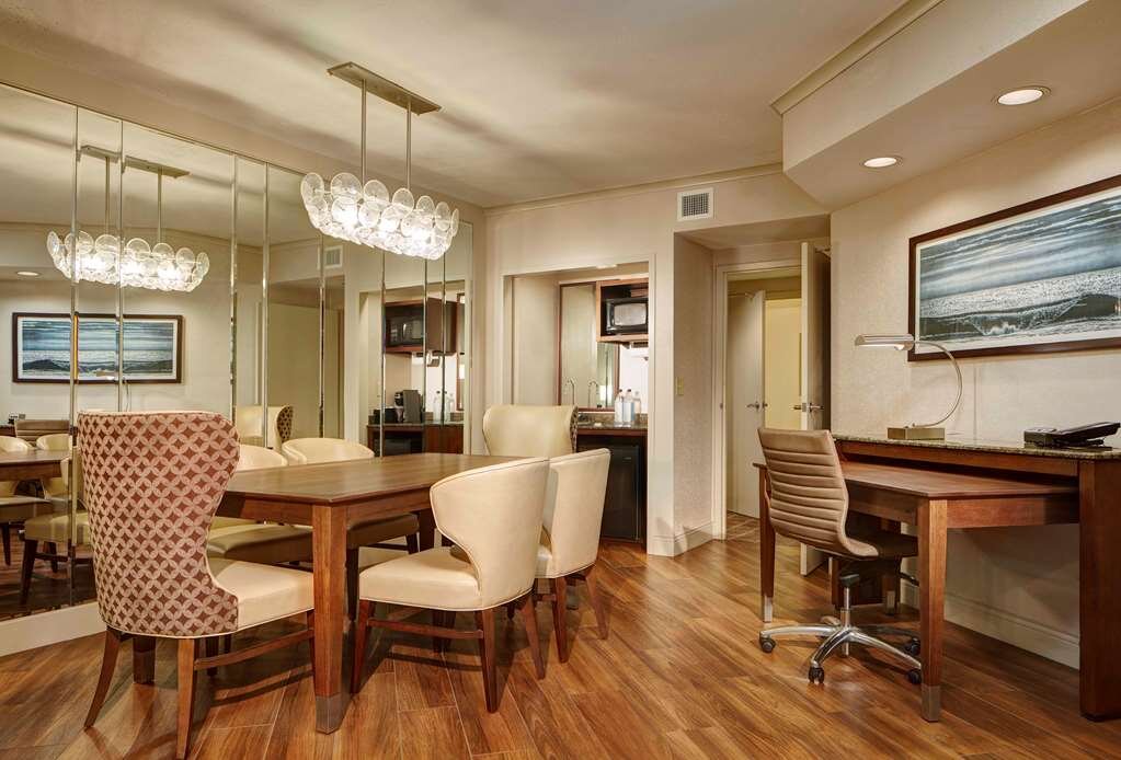 Hotel photo 61 of Embassy Suites by Hilton San Diego La Jolla.