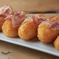 Croquetas de puerro y panceta ibérica