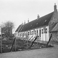Weduwenhuisjes, omstreeks 1955