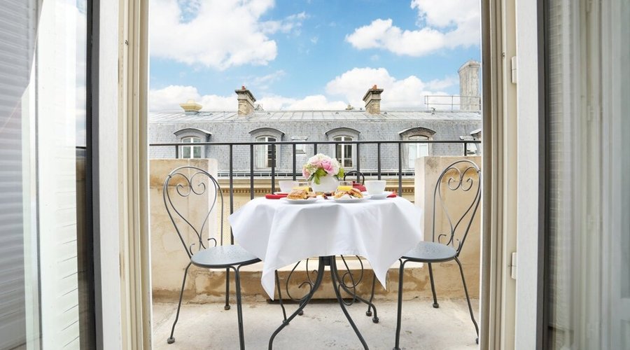 Some superior rooms have a charming balcony
Certaines chambres supérieures ont un charmant balcon