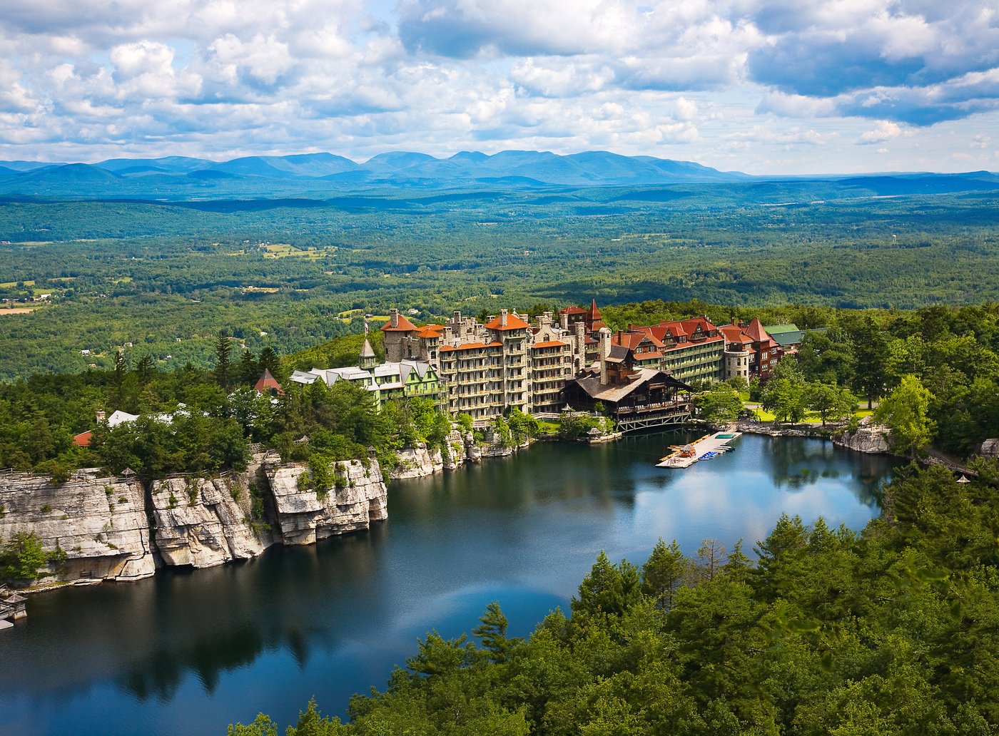 モホンク マウンテン ハウス (Mohonk Mountain House) ニュー パルツ【 2024年最新の料金比較・口コミ・宿泊予約