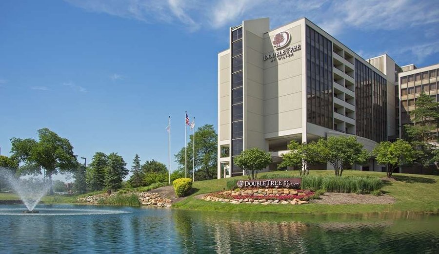 DOUBLETREE BY HILTON HOTEL CHICAGO - OAK BROOK $114 ($̶1̶5̶3̶ ...