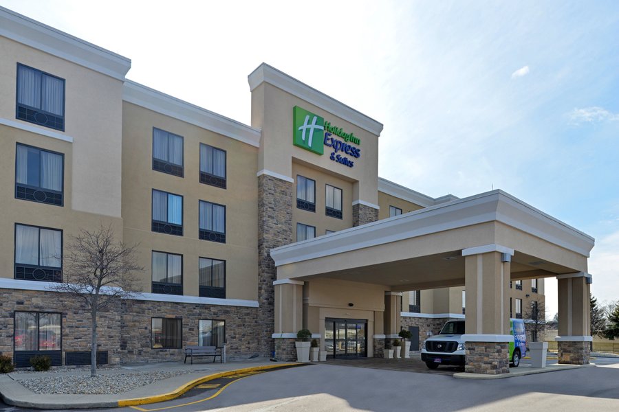 HOLIDAY INN EXPRESS HOTEL & SUITES INDIANAPOLIS W - AIRPORT AREA $70 ...