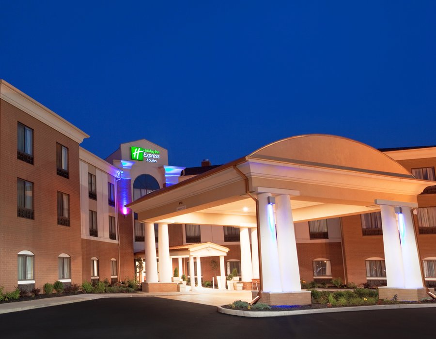 HOLIDAY INN EXPRESS & SUITES AKRON REGIONAL AIRPORT AREA 128 (̶1̶6̶6̶