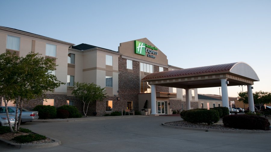 HOLIDAY INN EXPRESS & SUITES $73 ($̶1̶0̶9̶) - Updated 2021 Prices ...