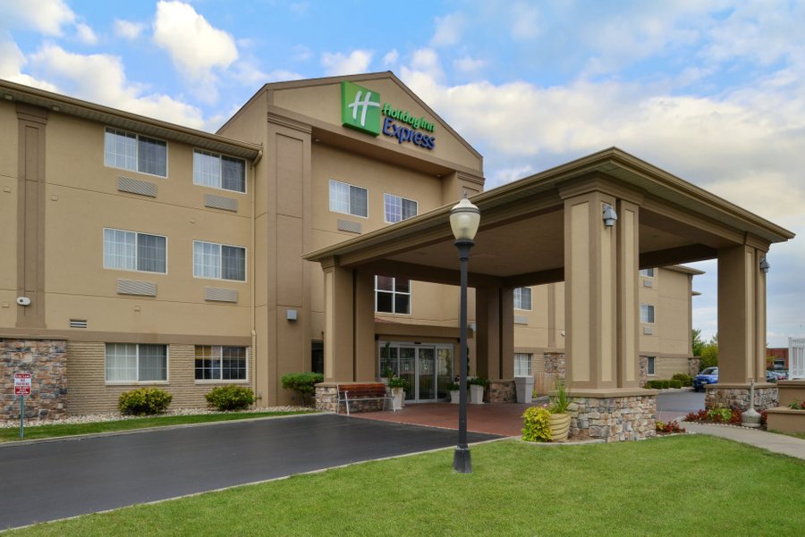 Holiday Inn Express & Suites St. Joseph $189 ($̶2̶6̶1̶) - Updated 2022 