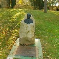 The bust of Machado n the Parador grounds
