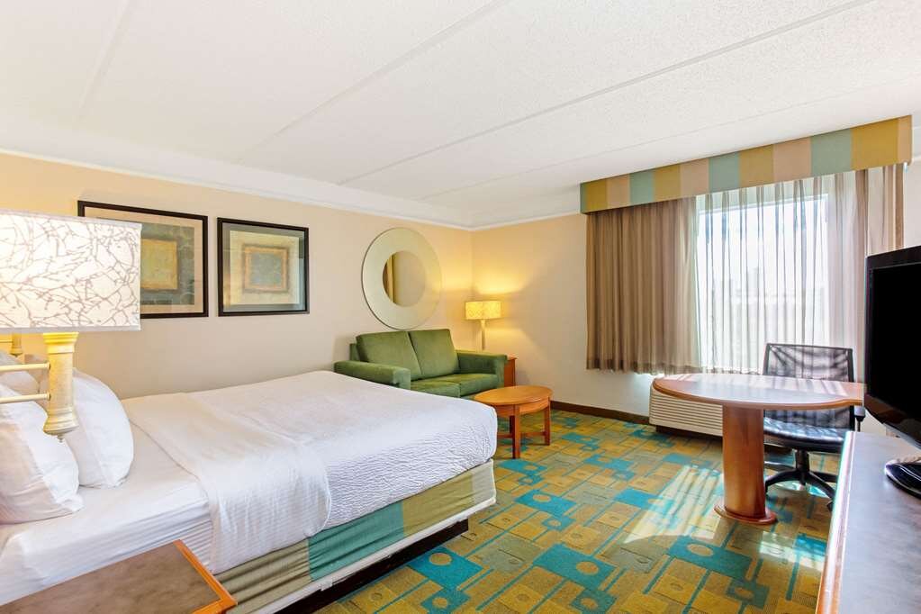 Hotel photo 8 of La Quinta Inn & Suites by Wyndham Orlando I Drive/Conv Ctr.