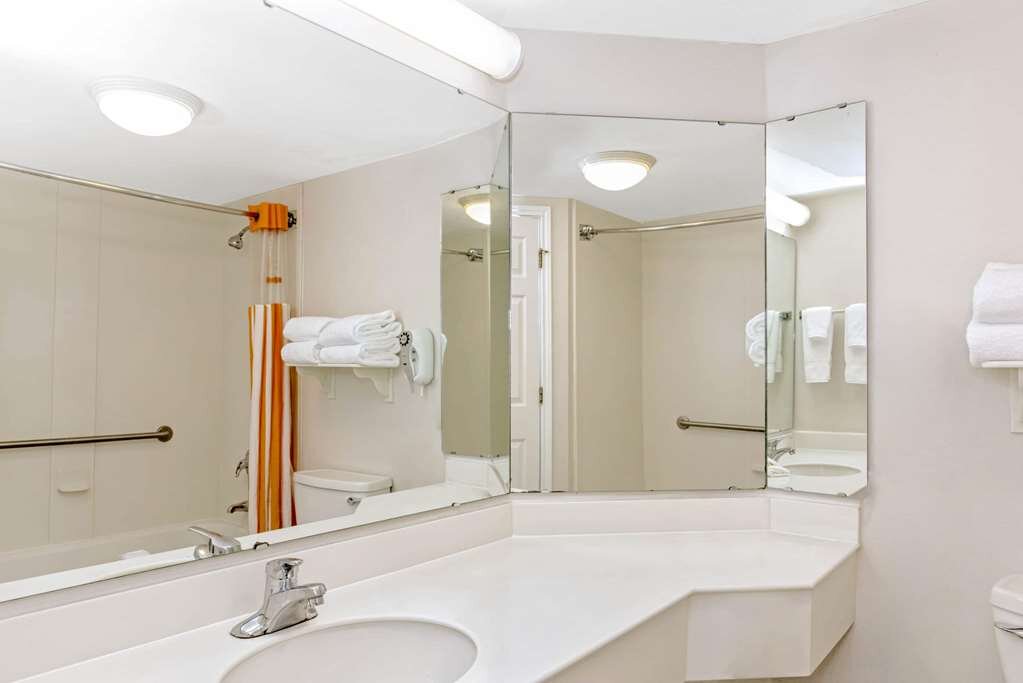 Hotel photo 28 of La Quinta Inn & Suites by Wyndham Orlando I Drive/Conv Ctr.