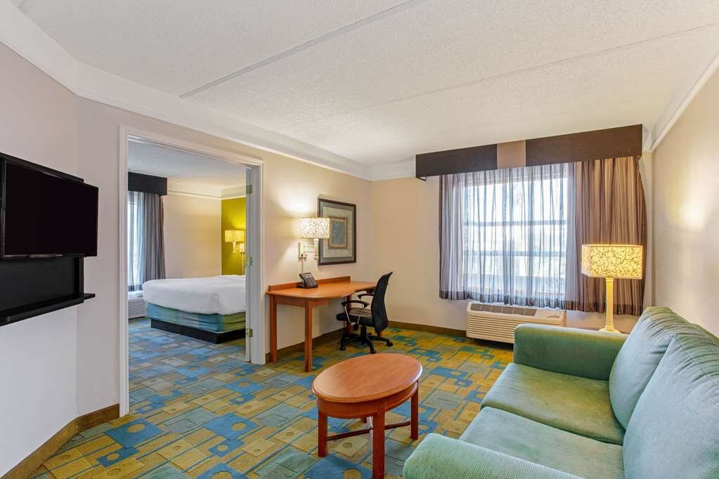 Hotel photo 41 of La Quinta Inn & Suites by Wyndham Orlando I Drive/Conv Ctr.
