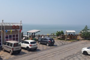 Pool & Beach