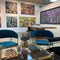 Art gallery, original paintings ,large artwork, gifts, creative atmosphere