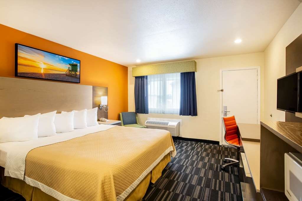 Hotel photo 10 of Days Inn by Wyndham Monterey Downtown.