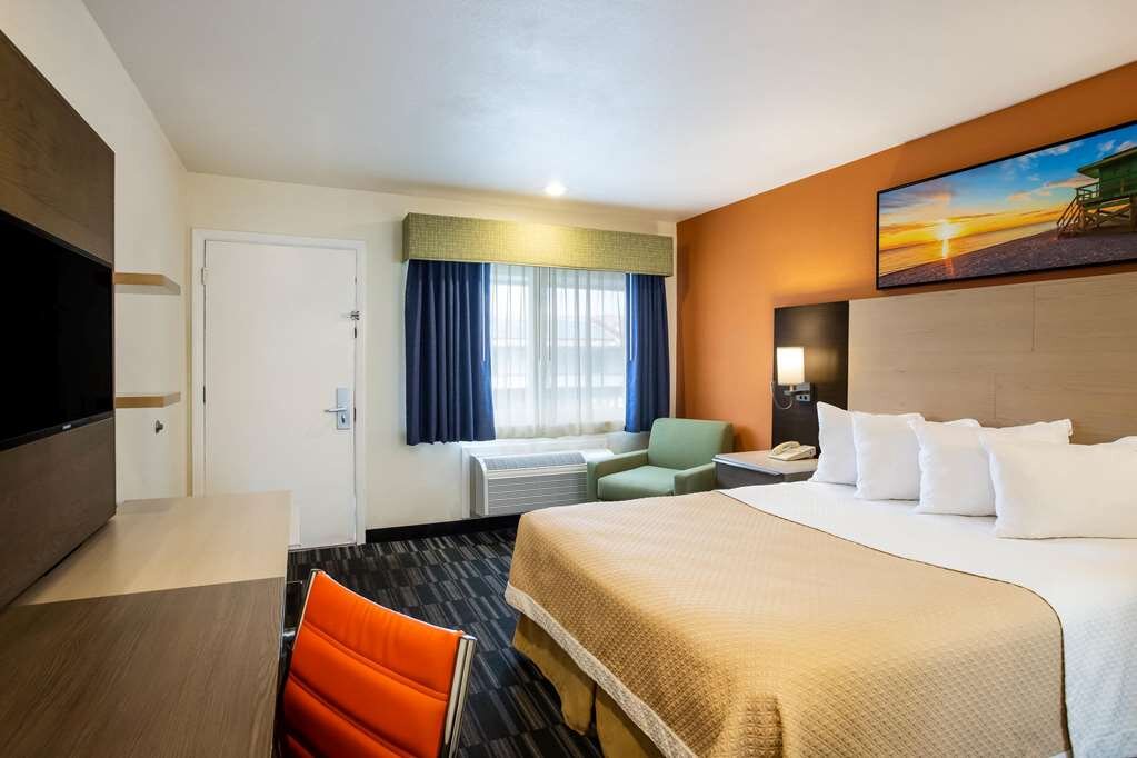 Hotel photo 17 of Days Inn by Wyndham Monterey Downtown.