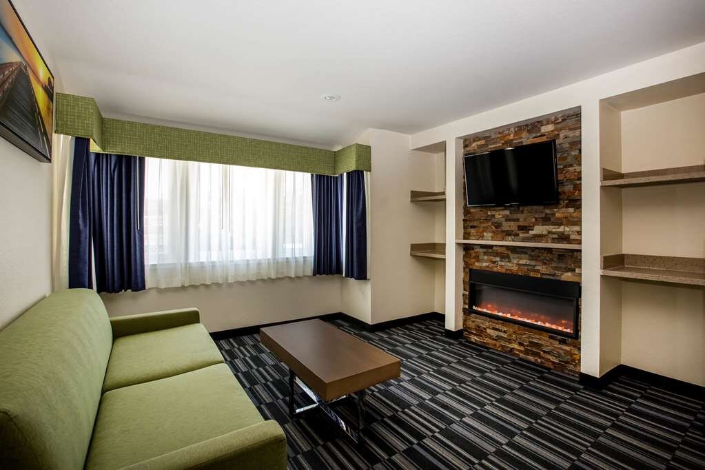 Hotel photo 21 of Days Inn by Wyndham Monterey Downtown.